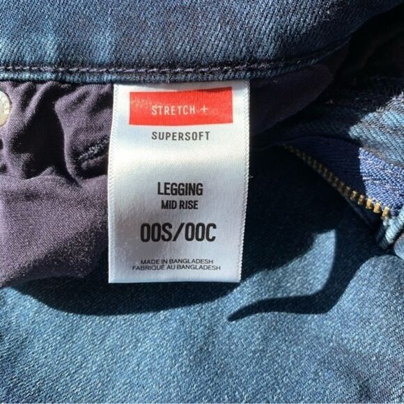 Express Stretch Plus Supersoft Midrise Legging in Dark Wash - Picture 4 of 7